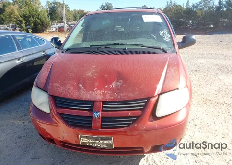 2005 Dodge Grand Caravan Sxt z USA, uszkodzony, nr VIN 2D4GP44L05R345647